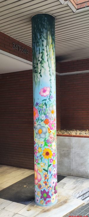 Grafitero Barcelona Flores Columna 300x100000